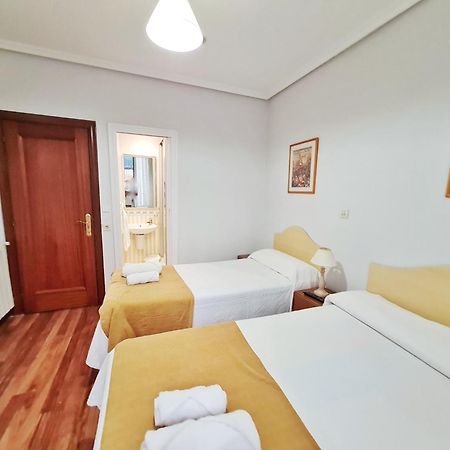 Pension San Lorenzo San Sebastián Room photo